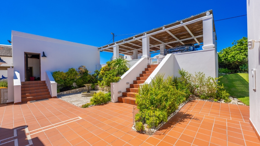 5 Bedroom Property for Sale in Arniston Western Cape